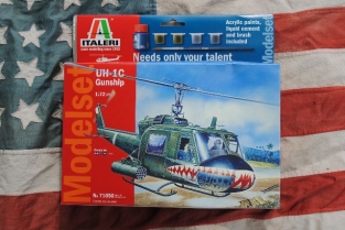 Italeri 71050  UH-1C Gunship